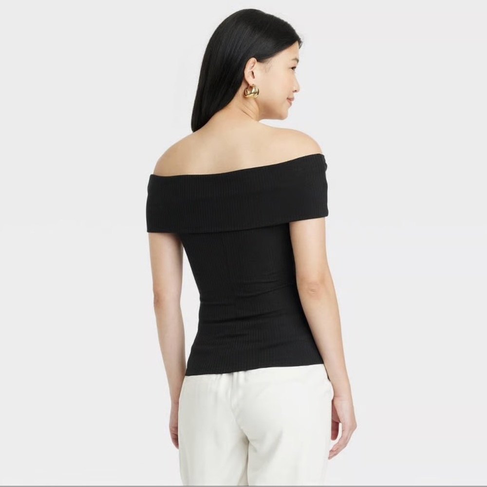 Off-Shoulder Ribbed Black Top - Picture 2 of 6